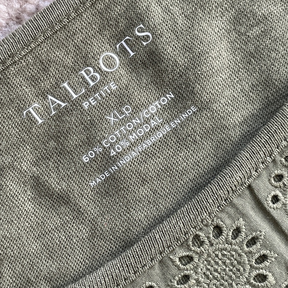Talbots Moss Green Eyelet Lace Scoop Neck Short Sleeve Tee Top Size XL Petite - Picture 2 of 8